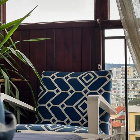 Apartment Casa Raya Warna